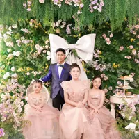 Sarwendah mengunggah foto keluarga pertamanya bersama anak-anak pasca resmi jadi single parent. Tanpa Ruben Onsu, Sarwendah tampil anggun di antara anak-anaknya [@sarwendah29]