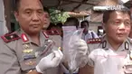 Bisnis narkoba yang dikelola tahanan lapas kembali terbongkar. Pabrik ekstasi oplosan milik tahanan lapas kelas 2A, digerebek Polda Jambi pada Senin (27/02/17). Selain ekstasi oplosan siap edar, polisi juga menyita bahan-bahan campurannya, seperti se...