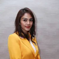 Saat menjalani sidang cerai, perempuan kelahiran Jakarta, 19 Januari 1984 itu hanya datang sekali. Selanjutnya, ibu satu anak itu memilih absen dan mewakilkan pada kuasa hukumnya.  (Nurwahyunan/Bintang.com)