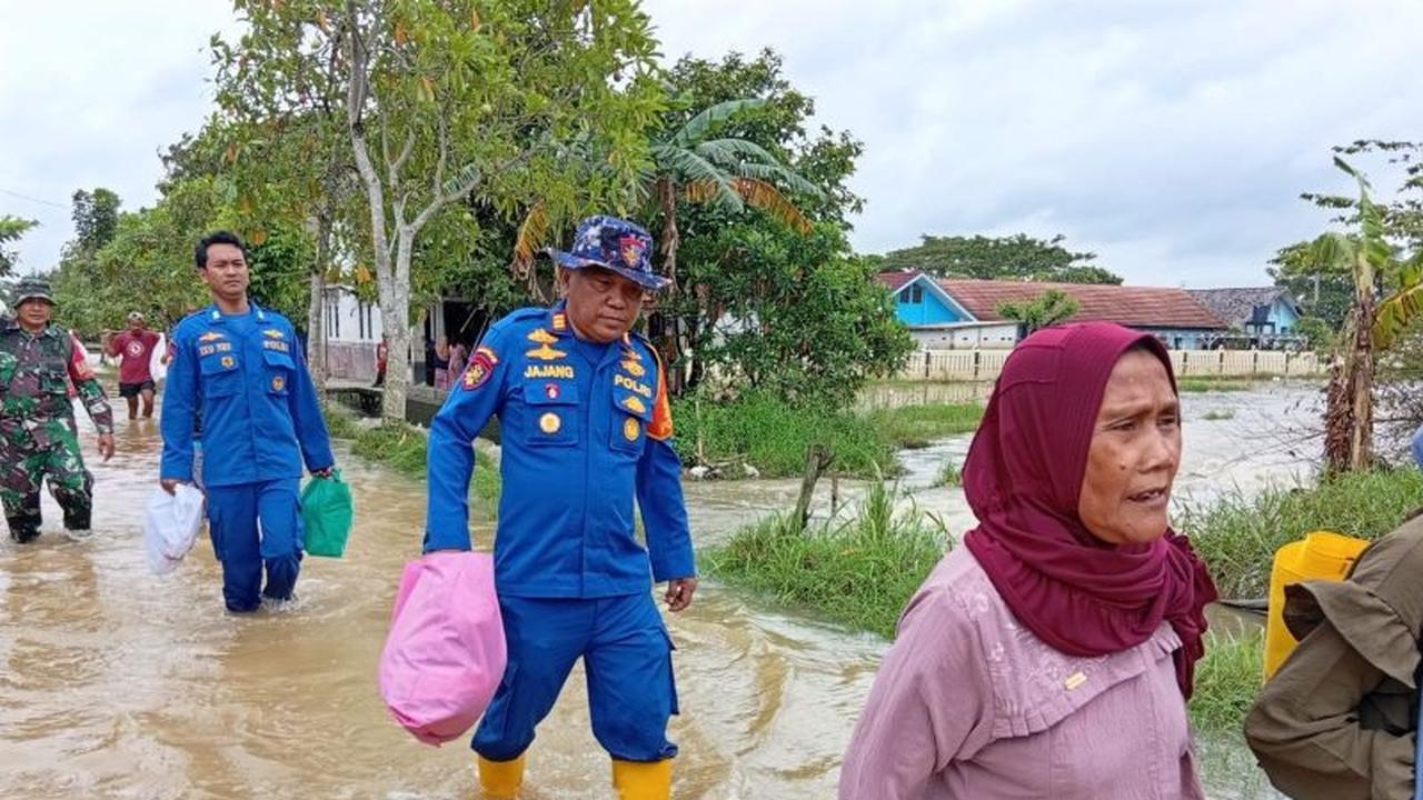 Banjir Karawang Kembali Rendam Ratusan Rumah, Aparat Gabungan Evakuasi Warga