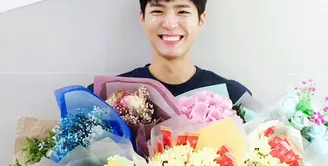 Sukses membintangi beberapa serial drama Korea, terutama drama ‘Reply 1988’, Park Bo gum berhasil menjadi  pemenang aktor pendatang baru terbaik di APAN Star Awards 2016 beberapa hari lalu. (Instagram/parkbogum)