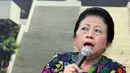 Ceu Popong menjelaskan RUU Sistem Perbukuan akan direalisasikan agar buku-buku bisa dibeli rakyat dengan harga terjangkau, Pressroom DPR RI, Jakarta, Selasa (26/5/2015). (Liputan6.com/Helmi Afandi)