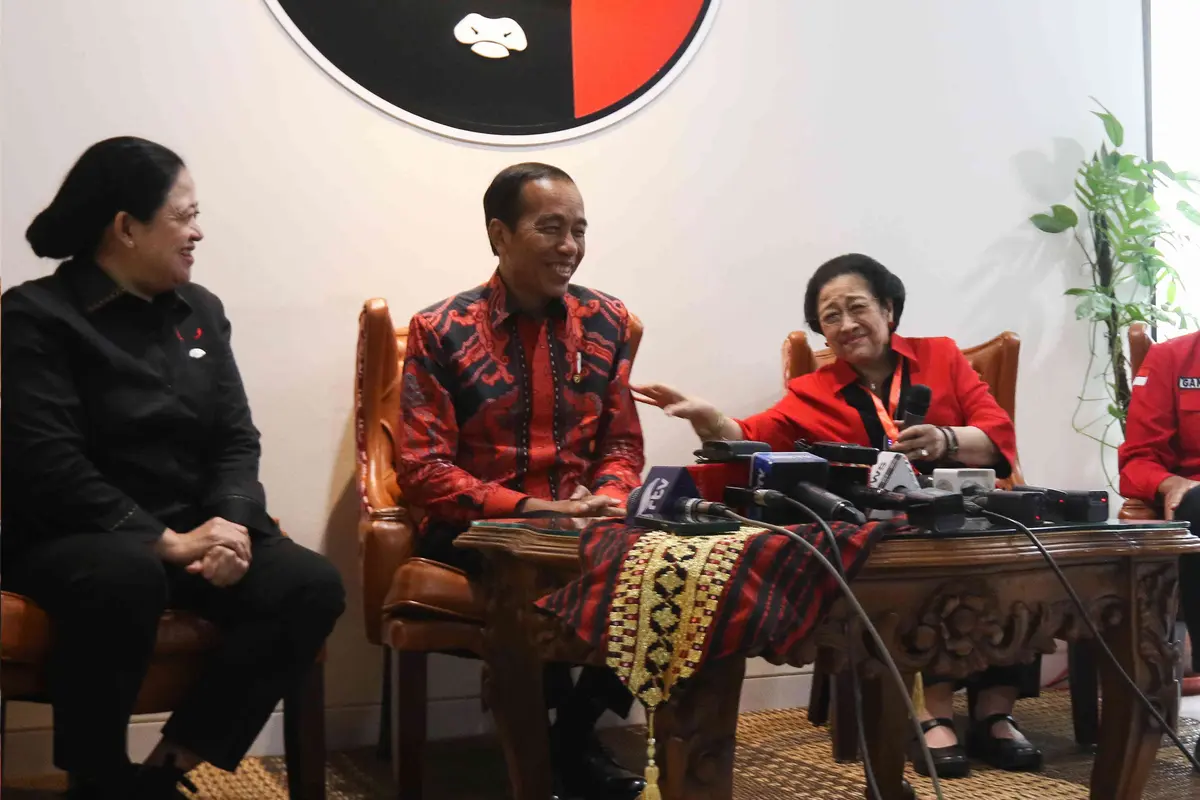 Jokowi bersama Megawati Soekarnoputri, Puan Maharani, Ganjar Pranowo