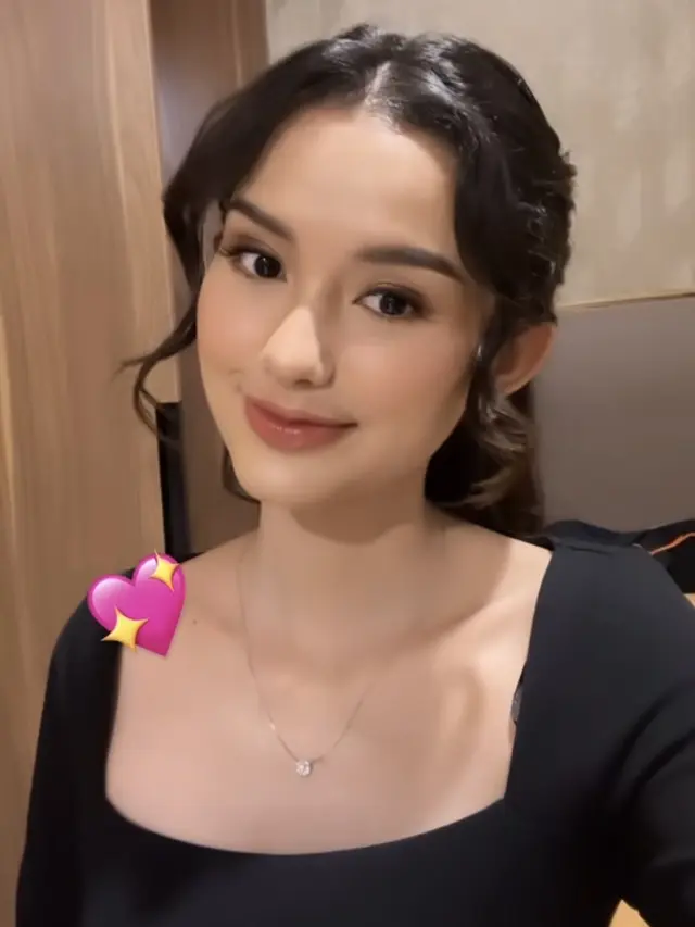 Azriel Hermansyah Melamar Sarah Menzel.