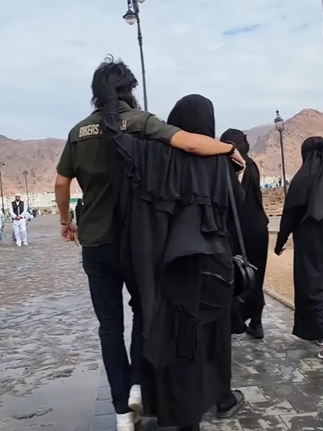 Abidzar di tanah suci (Instagram/_ummi_pipik)