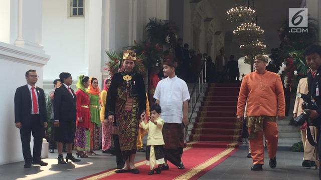 Kenakan Baju Adat Bali, Jokowi Ajak Jan Ethes di HUT ke-74 RI