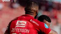 Jefferson Assis, striker Bali United sukses mencetak 2 gol saat melawan Arema FC pada pekan ke-21 BRI Liga 1 di stadion Kapten I Wayan Dipta (X/Bali United)