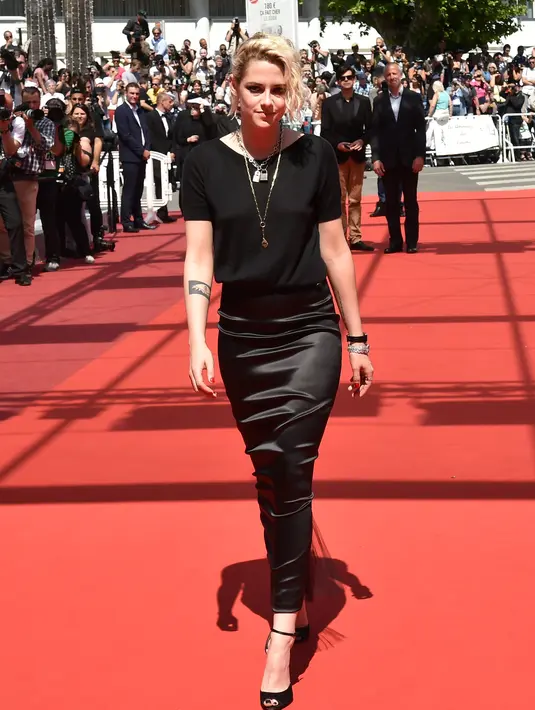 Seperti yang dilansir oleh Aceshowbiz, Kristen Stewart memberi kejutan untuk Alicia Cargile. Meskipun tak berupa barang, Kristen Stewart mernecanakan dinner romantis bersama kekasihnya. (AFP/Bintang.com)