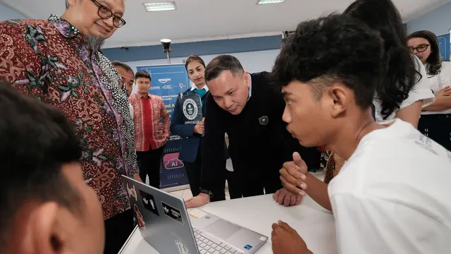 2.600 siswa dan guru di Jawa Barat bersama Amazon berhasil memecahkan Guinness World Records dalam menciptakan lebih dari 10.821 aplikasi Gen AI. Credit: Amazon