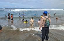 Pantai Santolo Garut Jadi Primadona Wisata Lebaran 2026, Kunjungan Melonjak Signifikan