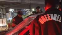 Viral Mobil Dirusak Massa di Bekasi