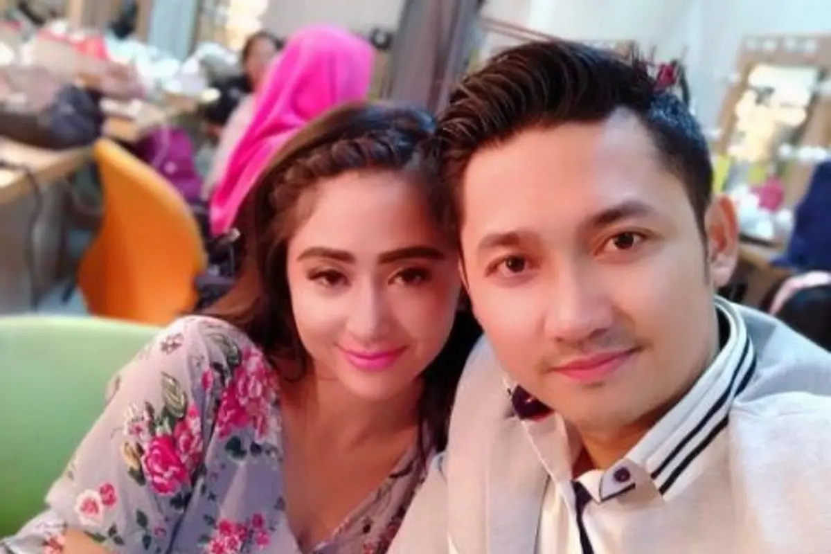 [Bintang] Dewi Perssik dan Angga Wijaya