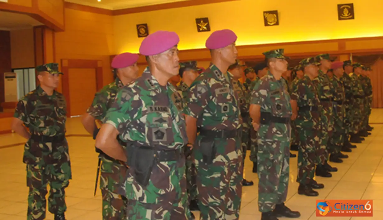 Citizen6, Surabaya: Sebanyak 331 orang prajurit Kobangdikal mendapatkan anugerah kenaikan pangkat satu tingkat lebih tinggi, pada (2/10).  (Pengirim: Penkobangdikal). 