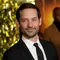 Potret Tobey Maguire Pimpin Pernikahan Mantan Istri di Hawaii