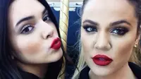 Berbikini di Atas Yacht, Kendall-Khloe Kardashian Goyang Seksi