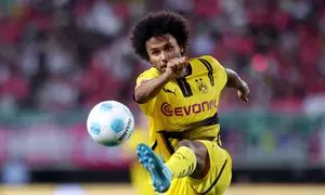 Liverpool sempat tertarik pada Karim Adeyemi sebelum ia pindah ke Borussia Dortmund. Adeyemi memiliki banyak pengalaman untuk pemain berusia 22 tahun. Liverpool bisa mengembangkan Adeyemi menjadi salah satu pemain sayap yang paling ditakuti di Premier League. (PAUL MILLER / AFP)