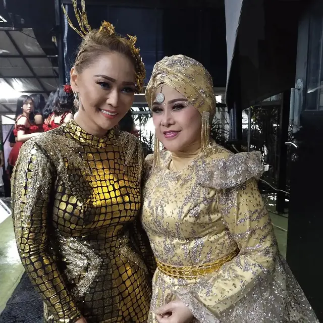 Elvy Sukaesih mengisi acara konser HUT Indosiar ke-27 Wonde2ful 7ourney (Foto: Instagram/@elvy_sukaesih)