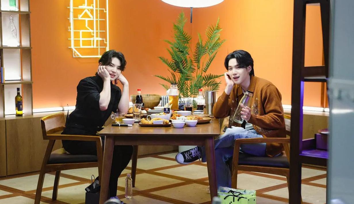 Woozi Seventeen dan Suga BTS. (Instagram/ agustd)