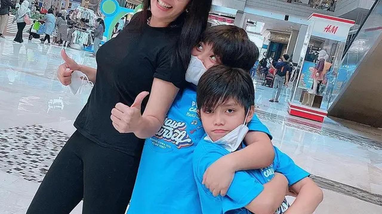 4 Artis Ini Kehilangan Salah Satu Bayi Kembar saat Masih Dalam Kandungan