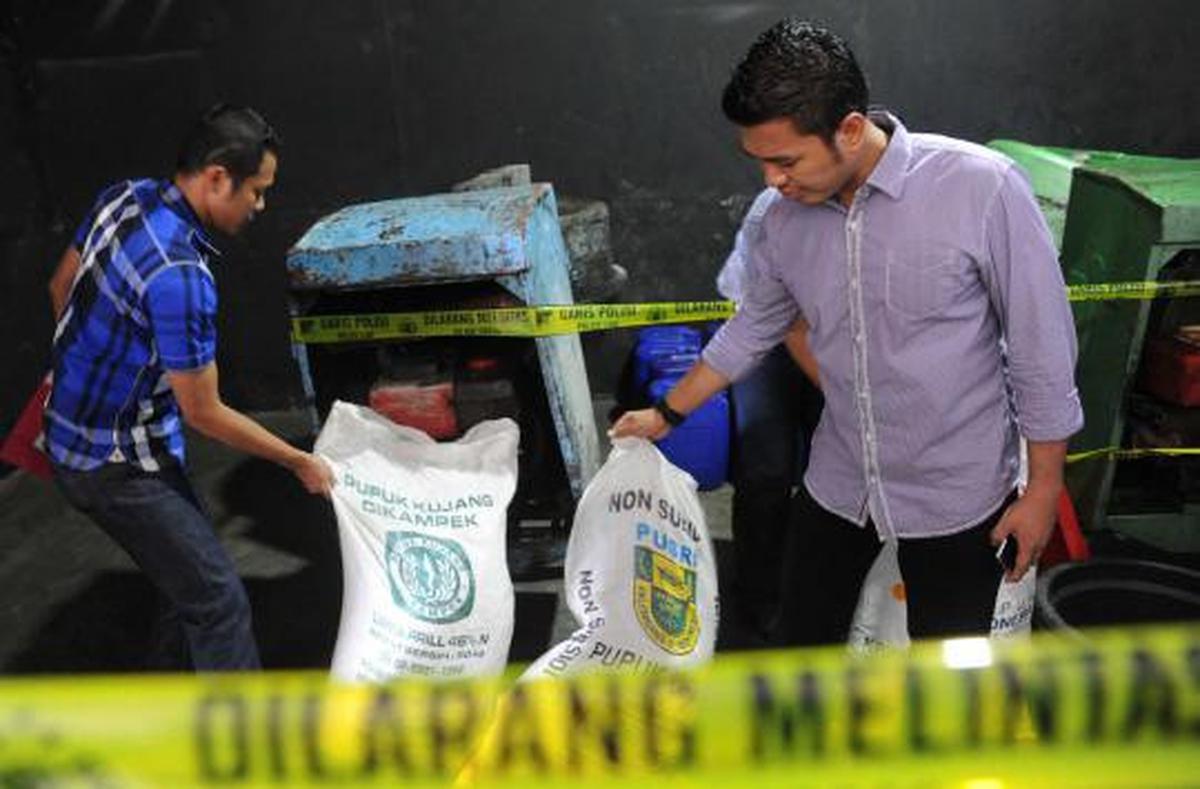Gudang pengoplosan pupuk bersubsidi digerebek Polisi