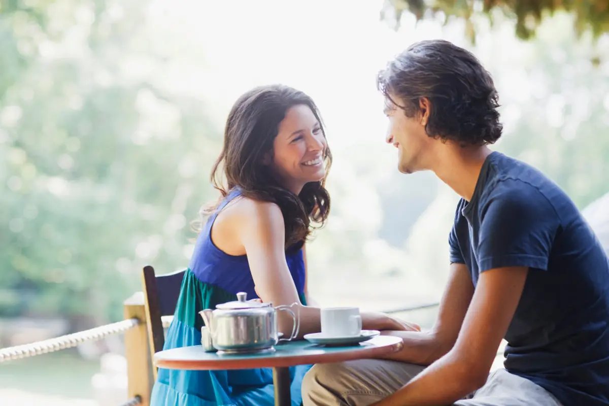[bintang] 5 Zodiak yang Gampang Sayang di Kencan Pertama