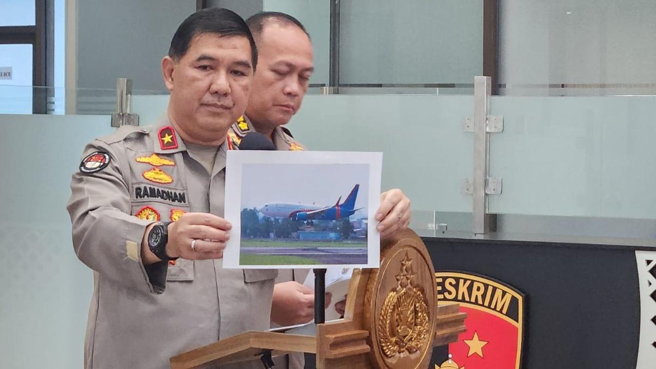 Polri baru saja membeli satu unit pesawat terbang jenis Boeing 737-800 Next Generation dengan nomor registrasi P-7301.