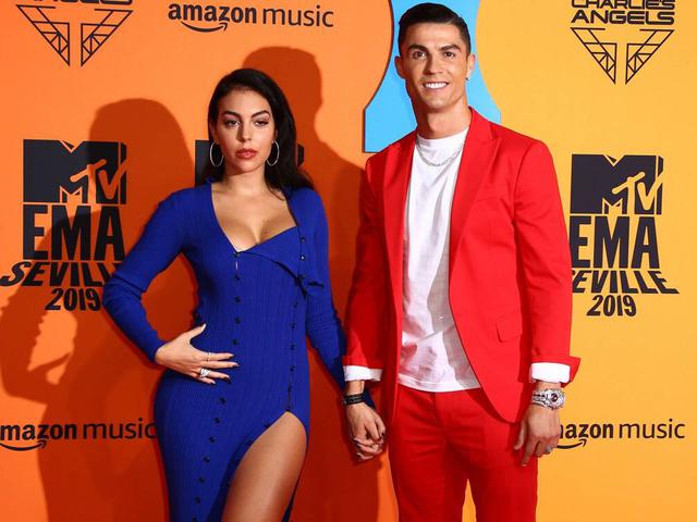 Ya Ampun Meski Hamil Besar Kekasih Cristiano Ronaldo Georgina Rodriguez Tetap Seksi Abis Semua Halaman Bolasport Com