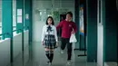 Akting Fujianti Utami Putri alias Fuji dalam film Bukan Cinderella. (Foto: Super Media Pictures via YouTube Cinepolis Indonesia) - 4