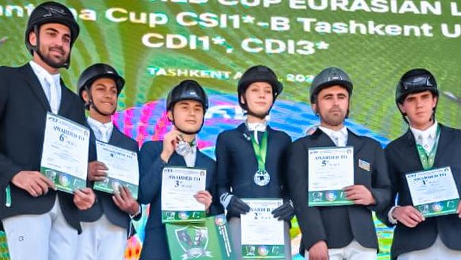 Atlet Berkuda 16 Tahun Indonesia Curi Perhatian di Uzbekistan, Sukses Kibarkan Merah Putih