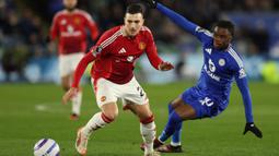 Laga kedua tim berlangsung cukup sengit. (Adrian Dennis/AFP)