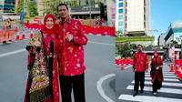 Wali Kota Pariaman, genius Umar dan istri jajal Citayam Fashion Week. (Liputan6.com/ ist)