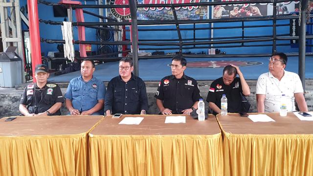 Promotor Hodlif Hun bersama Komite Tinju Indonesia (KTI)