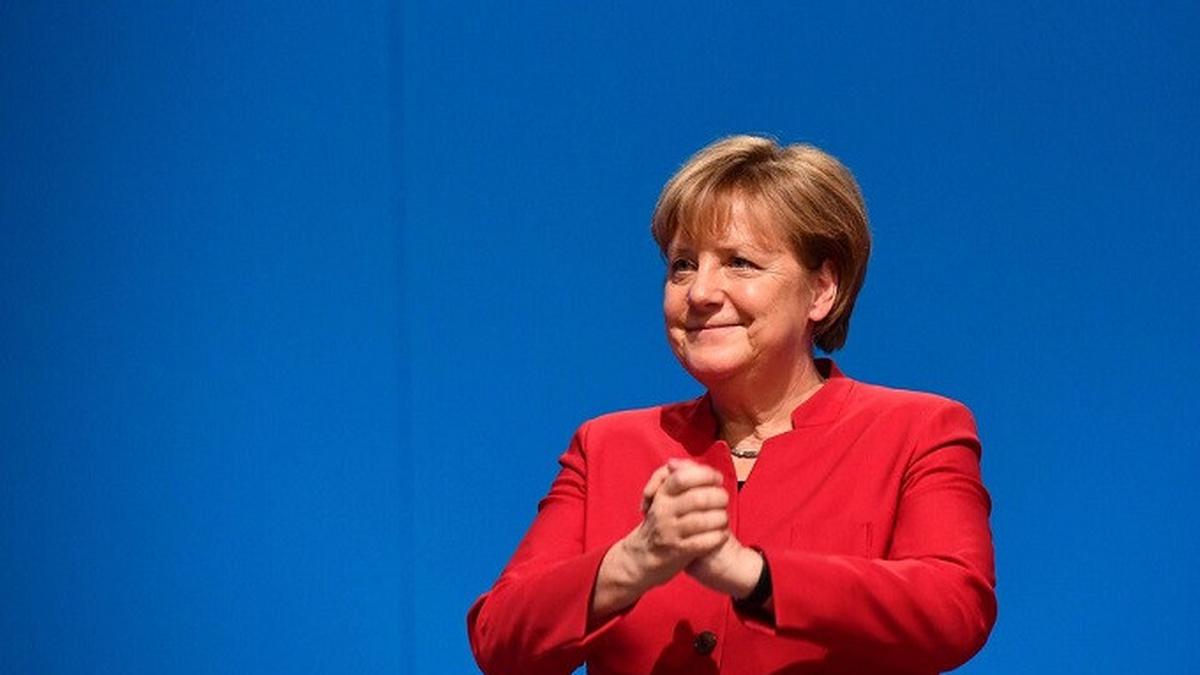 Mantan Kanselir Angela Merkel Dianugerahi Penghargaan Tertinggi Jerman