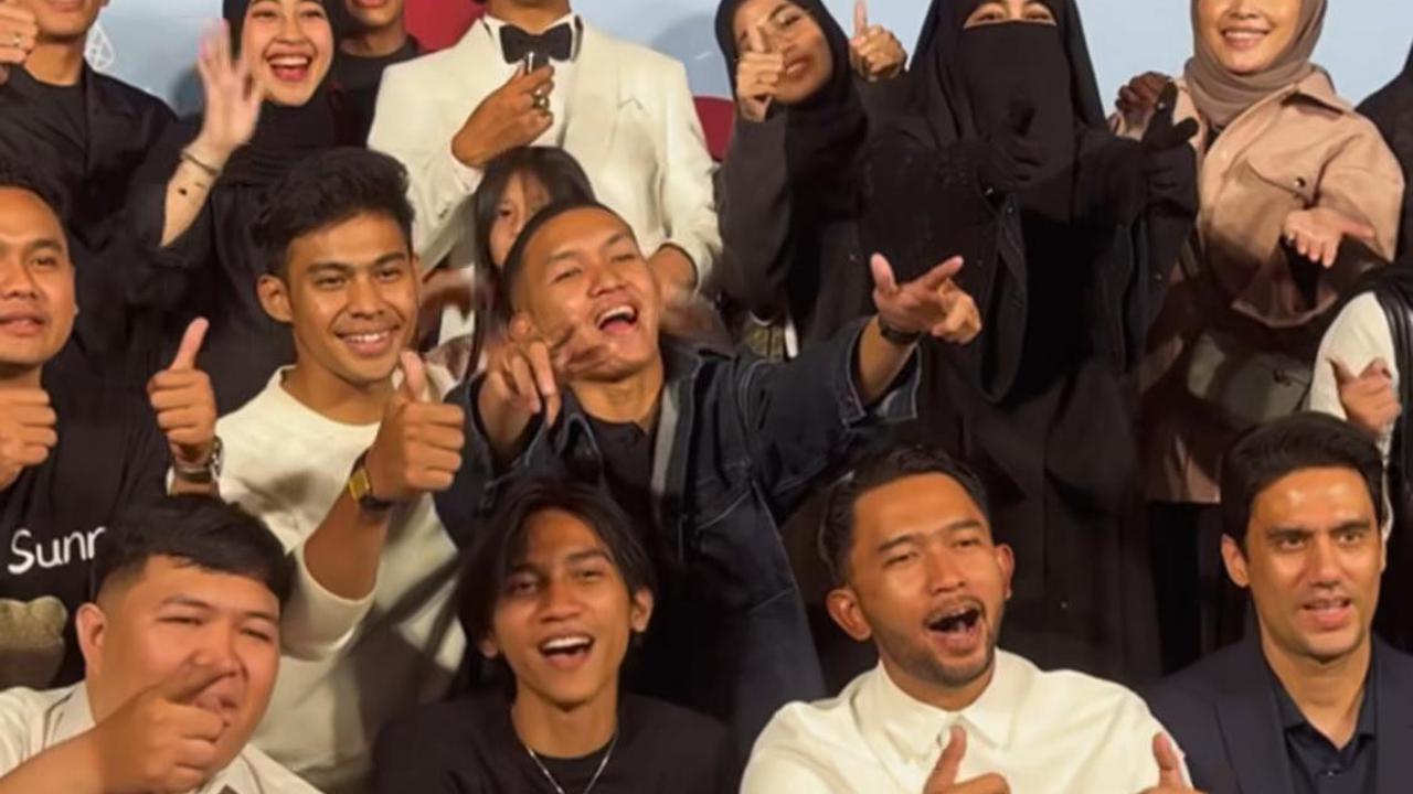 Hadiri Premiere 'A BUSINESS PROPOSAL', Umi Pipik Sampaikan Pesan Menyentuh untuk Abidzar