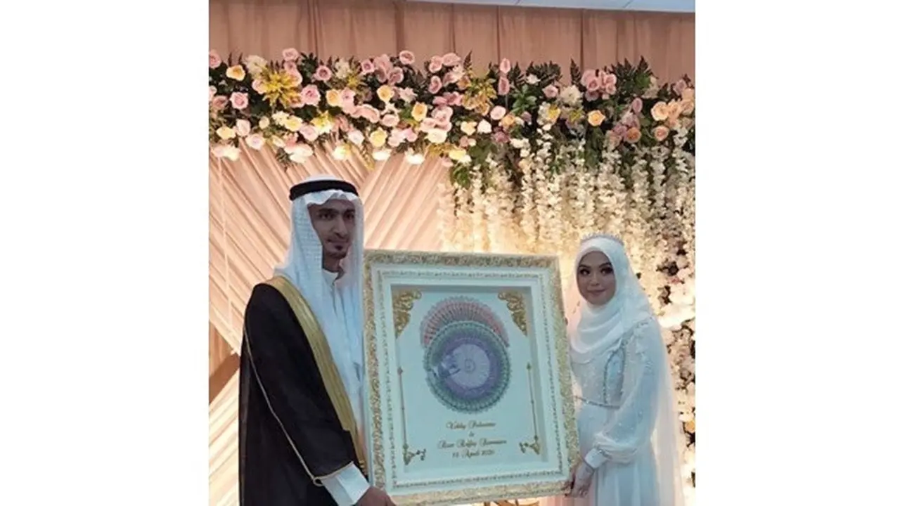 Momen Pernikahan Vebby Palwinta dengan Razi Bawazier