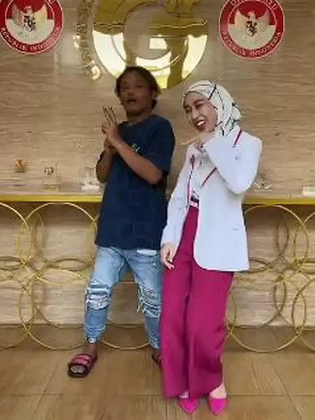 Sule lakoni perawatan (Instagram/rezagladys)