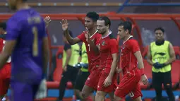 Dalam laga yang diwarnai guyuran hujan di Stadion Viet Tri, Phu Tho, Vietnam, Timnas Indonesia U-23 sudah unggul 2-0 di sepuluh menit pertama lewat gol-gol dari Egy Maulana Vikri di menit ke-6 dan Witan Sulaeman empat menit kemudian. (Bola.com/Ikhwan Yanuar)