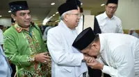 Menteri Agama Lukman Hakim Saifuddin saat menemui KH Ma'ruf Amin. (www.kemenag.go.id)