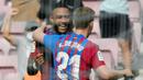 Memphis Depay dan Frenkie de Jong - Barisan lini serang Barcelona kini kental dengan aura Timnas Belanda. Depay dan De Jong saat ini tengah berjuang bersama membawa kembali masa kejayaan Barcelona. (AFP/Lluis Gene)