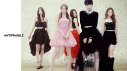 Le Sserafim. (Foto: Source Music via Soompi)