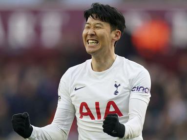 Tottenham Hotspur berhasil memperkokoh tempatnya di posisi keempat klasemen Liga Inggris usai mengalahkan Aston Villa 4-0. Kemenangan tersebut tak lepas dari aksi gemilang pemain Korea Selatan mereka, Son Heung-Min. (PA via AP/Barrington Coombs)