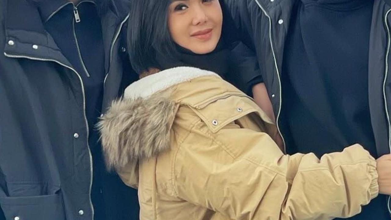 10 Foto Yuni Shara dan Keluarga saat Liburan di Jepang, Wajah Ganteng Kedua Putranya Bikin Salfok