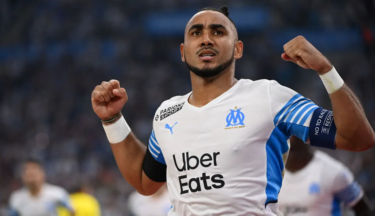 Gelandang serang Marseille, Dimitri Payet tercatat mampu mencetak 6 gol dan 4 assist dari 10 penampilannya di Liga Prancis. Hal itu membuat pria 34 tahun tersebut hanya terpaut dua gol dari sang pemuncak klasemen top skor sementara. (AFP/Christophe Simon)