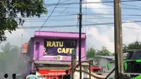 Tempat Karaoke di Gunungkidul Terbakar Bikin LC Berhamburan Keluar (Hendro Ary Wibowo/Liputan6.com)