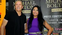 Anggun C. Sasmi dan Michael Bolton. Foto: Faisal R. Syam/Liputan6.com