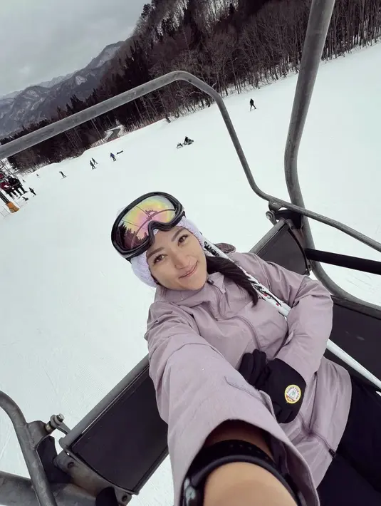 Pesonanya begitu memikat dengan tampilan yang natural.   [Foto: Instagram/ Danvy Rukmana]