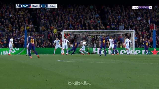 Luis Suarez mencetak gol pertamanya di Liga Champions musim ini saat membantu Barcelona meraih kemenangan 4-1 atas Roma di leg per...