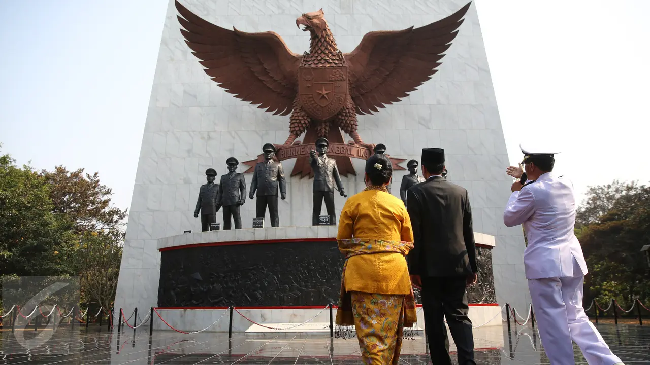 20151001-Gagahnya Jokowi Saat Pimpin Upacara Kesaktian Pancasila-Jakarta