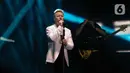 Selain membawakan lagu miliknya, Ronan Keating juga menyanyikan beberapa lagu dari Boyzone. Mulai dari "No Matter What", "Love Me For A Reason", hingga "Pictures of You". (Liputan6.com/Herman Zakharia)