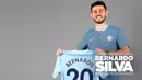  Manchester City resmi mengamankan jasa pemain asal Portugal, Bernardo Silva, setelah menebusnya dari AS Monaco dengan harga 43 juta poundsterling (Rp 732,09 miliar). (Bola.com/Dok.Manchester City)